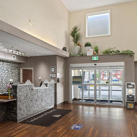 Home Inn & Suites Regina Airport Luaran gambar