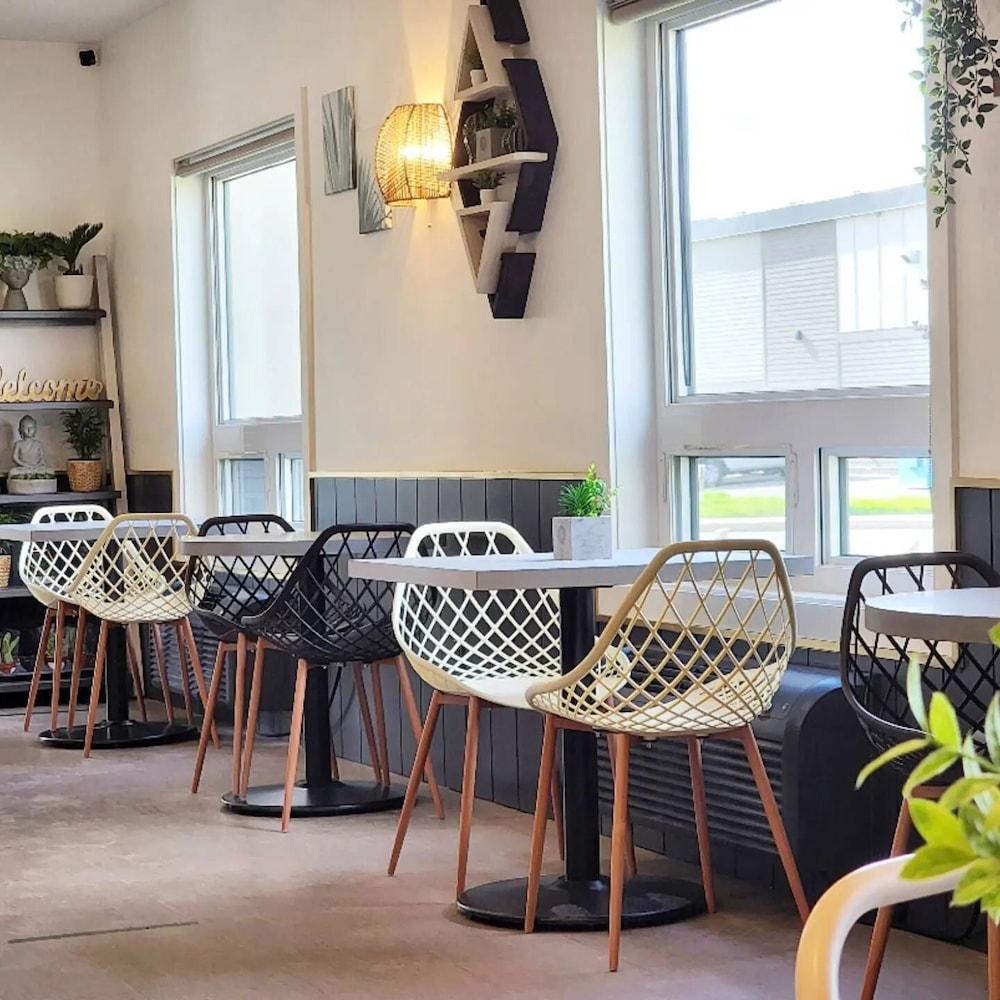 Home Inn & Suites Regina Airport Luaran gambar
